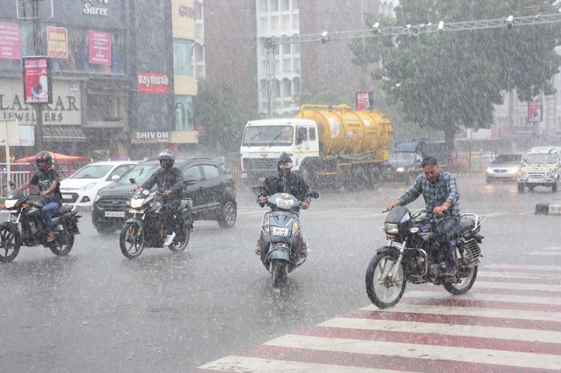 भोपाल में गुरुवार को हुई तेज बारिश भोपाल में गुरुवार को हुई तेज बारिश