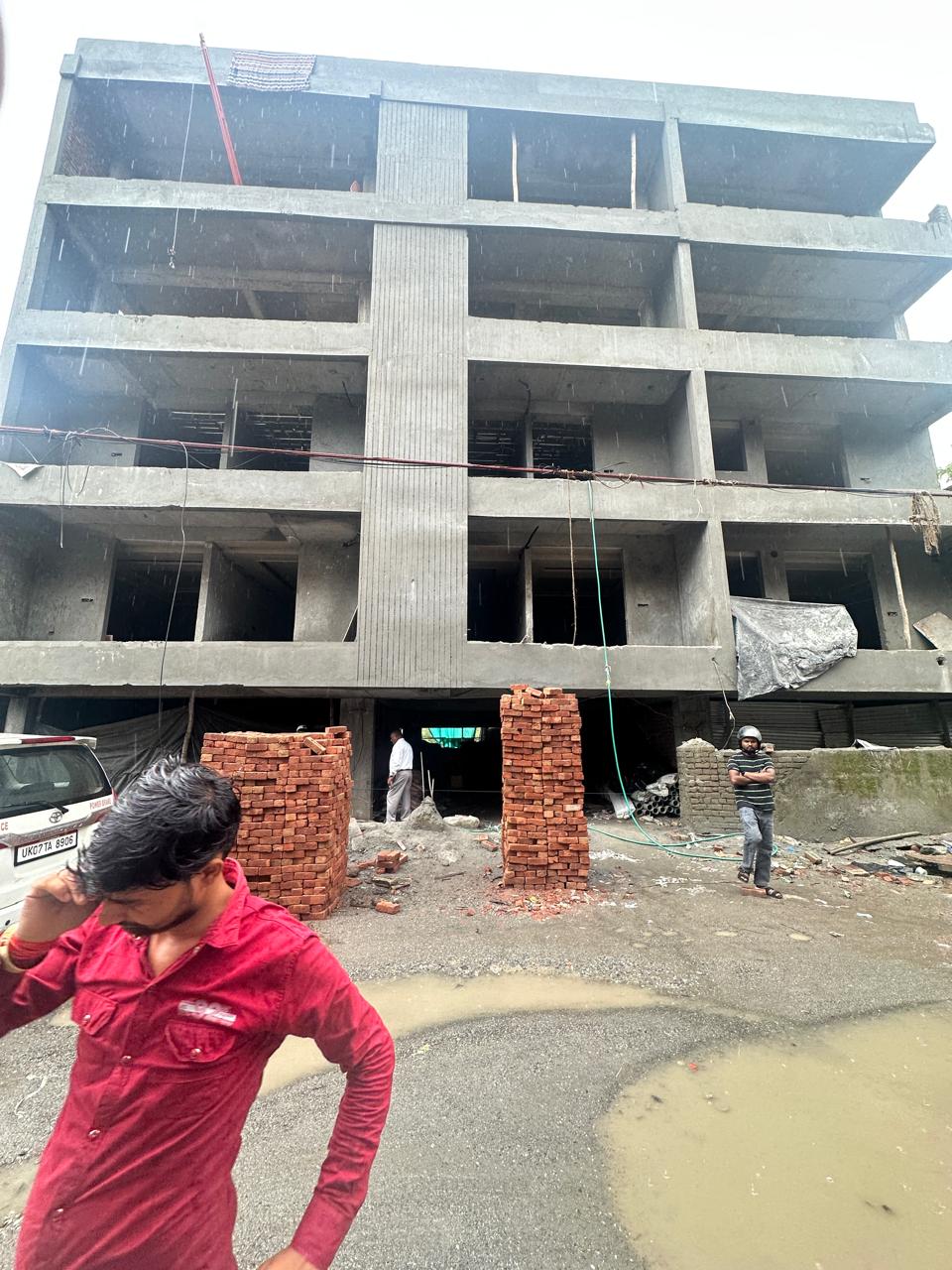 इस भवन पर हुई कार्रवाई।