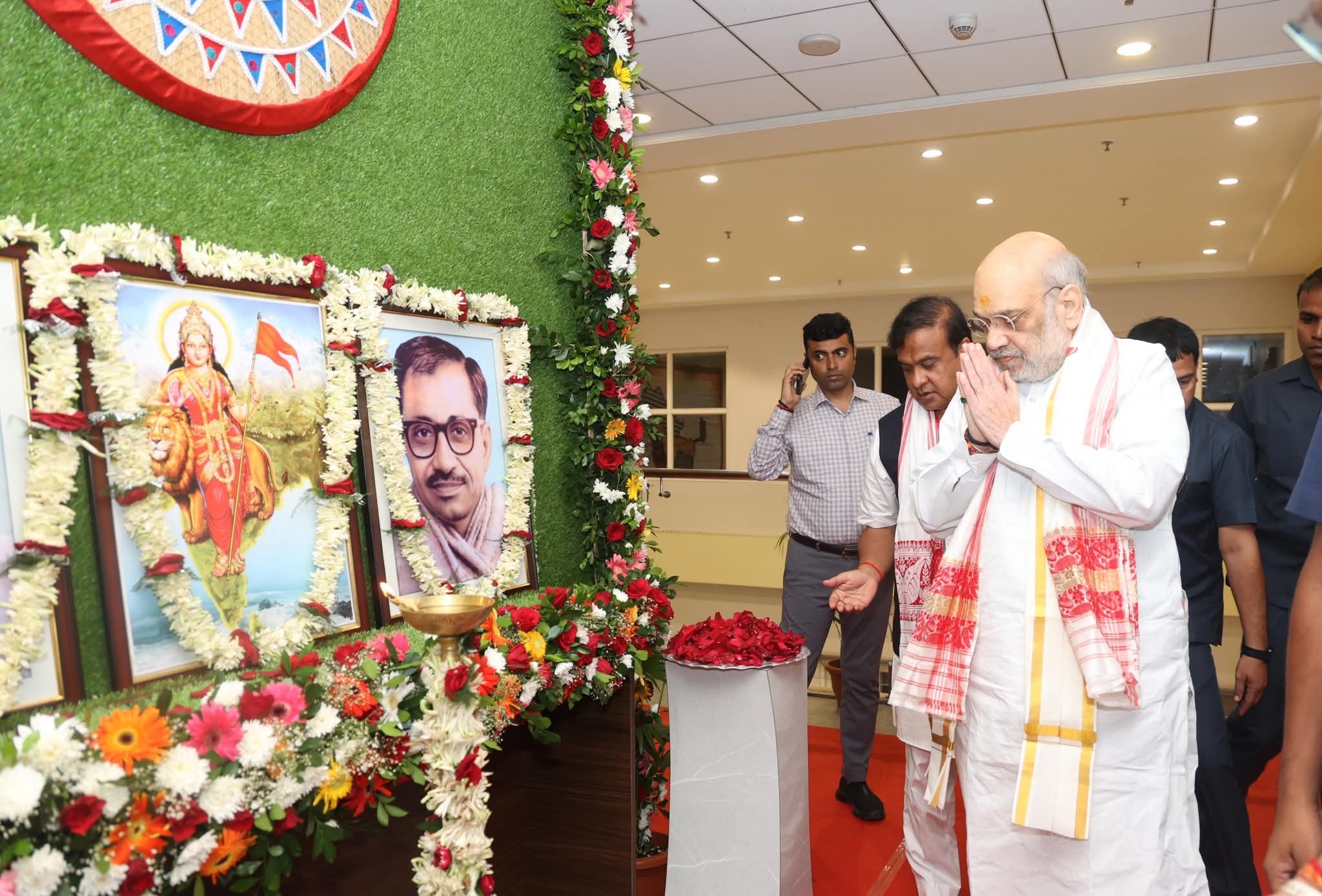 प्रदेश भाजपा मुख्यालय में केंद्रीय गृह मंत्री अमित शाह। प्रदेश भाजपा मुख्यालय में केंद्रीय गृह मंत्री अमित शाह।