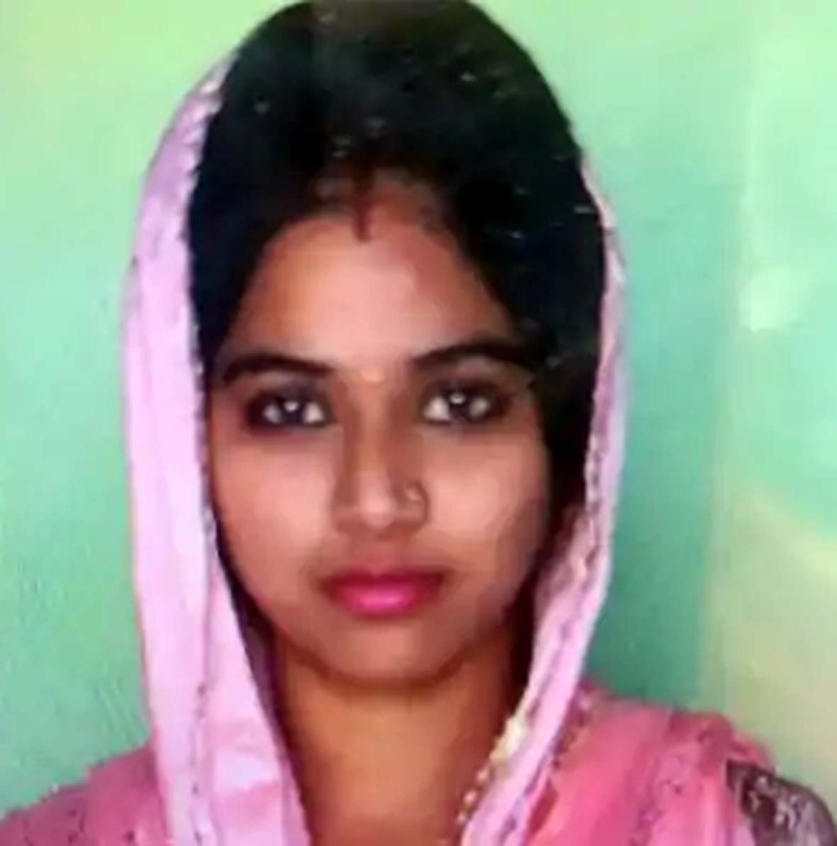 मृतका आशु का फाइल फोटो। मृतका आशु का फाइल फोटो।