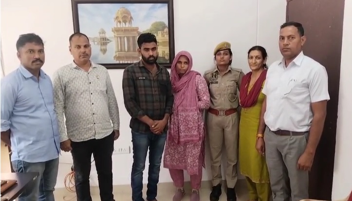 स्कूल व्याख्याता (हिन्दी) भर्ती परीक्षा मामला: डमी केंडिडेट बिठा कर परीक्षा पास कराने वाले दम्पति गिरफ्तार स्कूल व्याख्याता (हिन्दी) भर्ती परीक्षा मामला: डमी केंडिडेट बिठा कर परीक्षा पास कराने वाले दम्पति गिरफ्तार