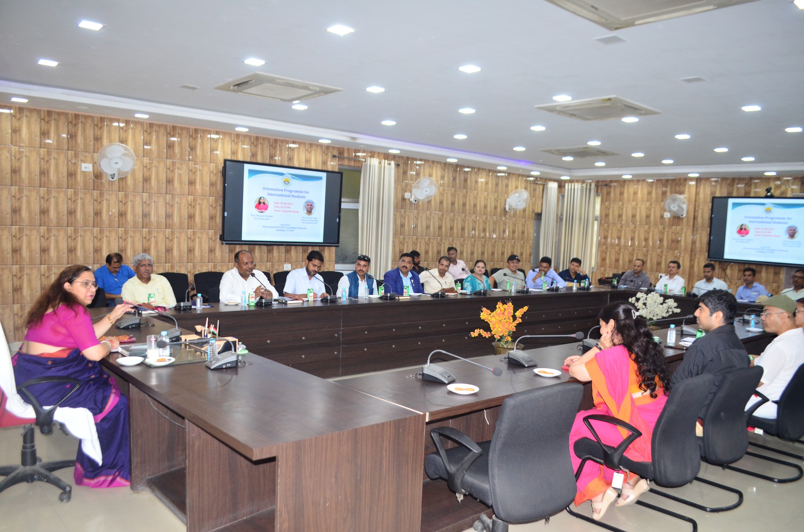 अंतरराष्ट्रीय छात्रों ने दीन दयाल उपाध्याय गोरखपुर विश्वविद्यालय की कुलपति से की भेंटवार्ता* अंतरराष्ट्रीय छात्रों ने दीन दयाल उपाध्याय गोरखपुर विश्वविद्यालय की कुलपति से की भेंटवार्ता*