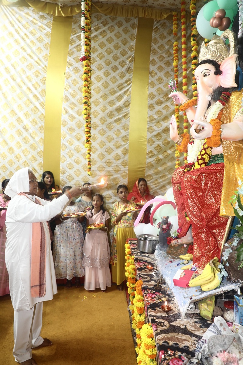 मप्रः राज्यपाल मंगुभाई पटेल गणेशोत्सव में शामिल हुए