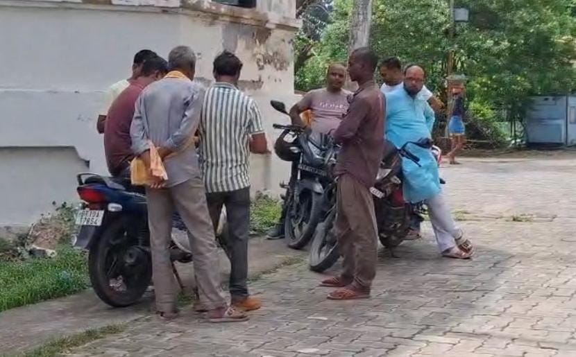 मृतक के परिजन मृतक के परिजन