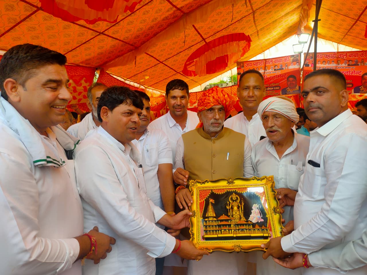 केंद्रीय सहकारिता राज्य मंत्री कृष्णपाल गुर्जर ने गांव मडऩाका में आयोजित कबड्डी टूर्नामेंट का किया शुभारंभ केंद्रीय सहकारिता राज्य मंत्री कृष्णपाल गुर्जर ने गांव मडऩाका में आयोजित कबड्डी टूर्नामेंट का किया शुभारंभ