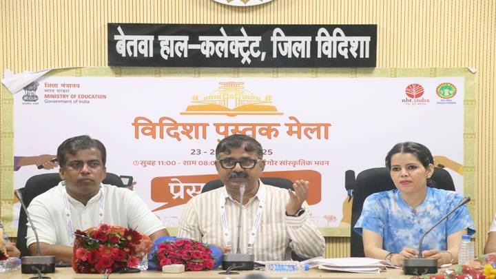 भारत निर्वाचन आयोग ने बीएलओ के कार्यों की समीक्षा