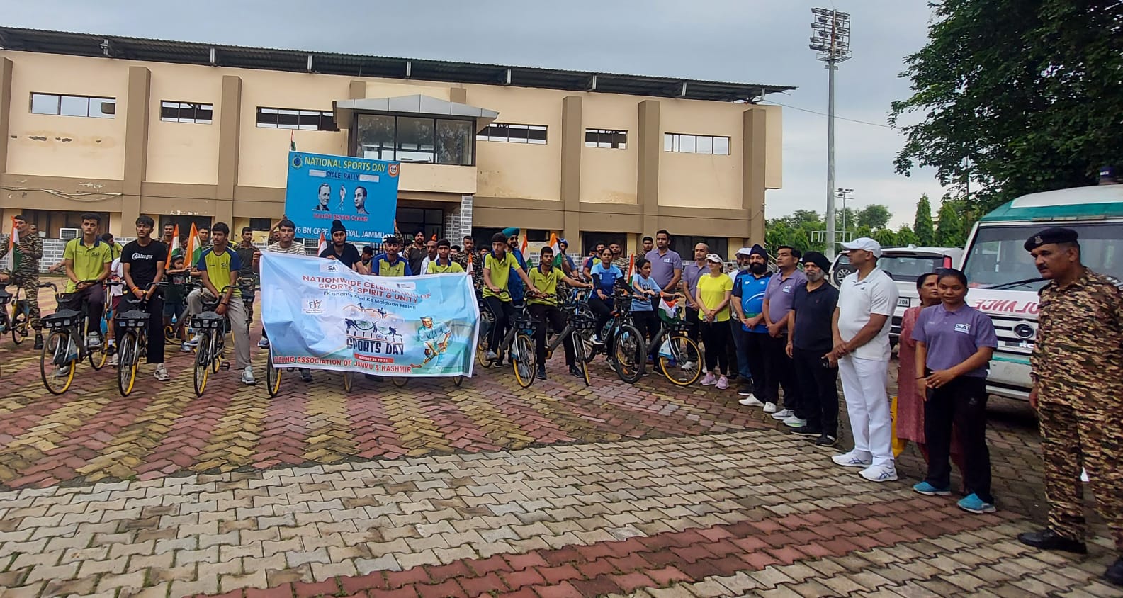 नेशनल स्पोर्ट्स डे पर जम्मू-कश्मीर में भव्य साइक्लिंग रैलियां, युवाओं और सीआरपीएफ जवानों की उत्साहपूर्ण भागीदारी