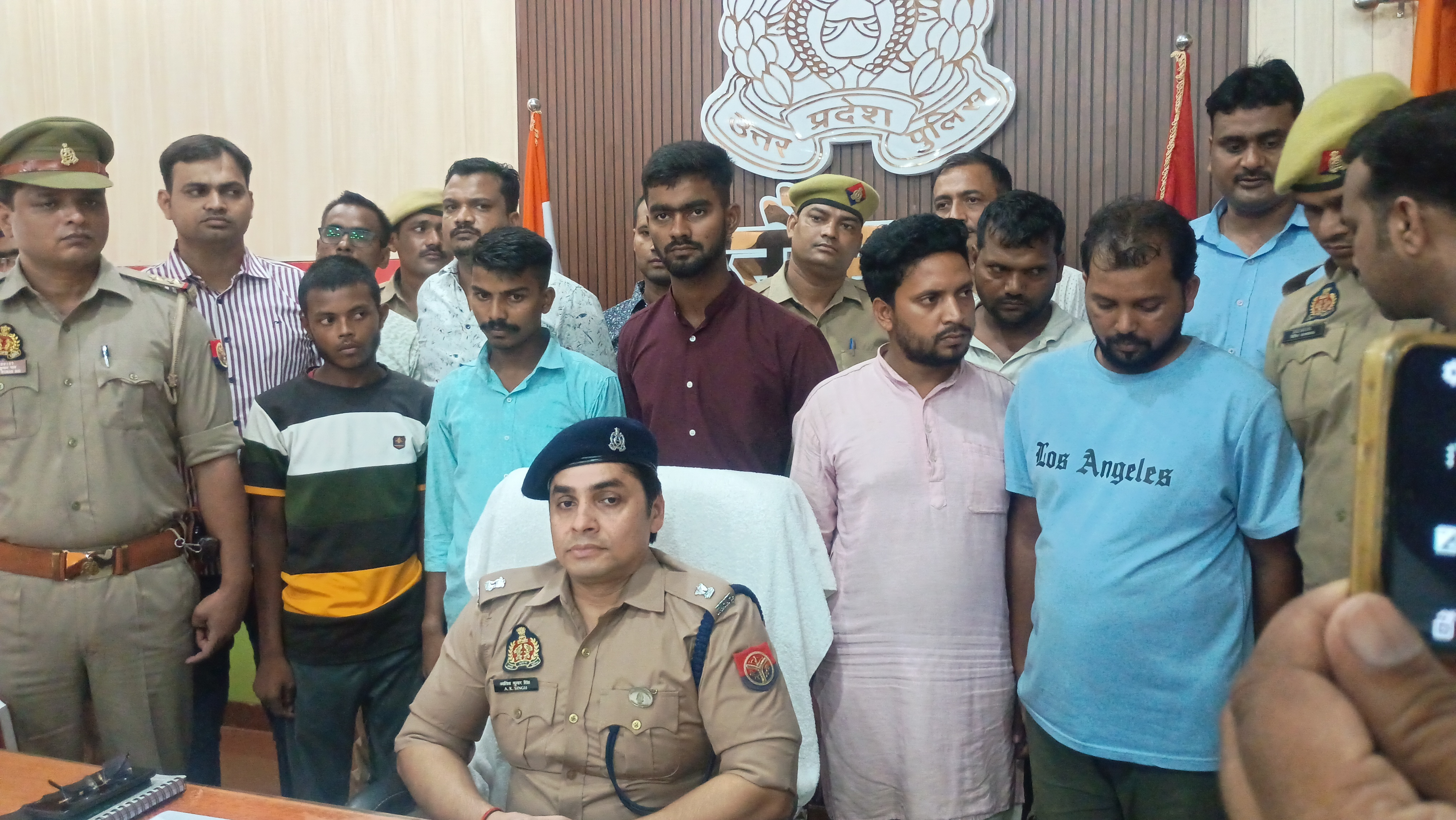 मोबाइल चोरी में गिरफ्तार आरोपी पुलिस अभिरक्षा में
