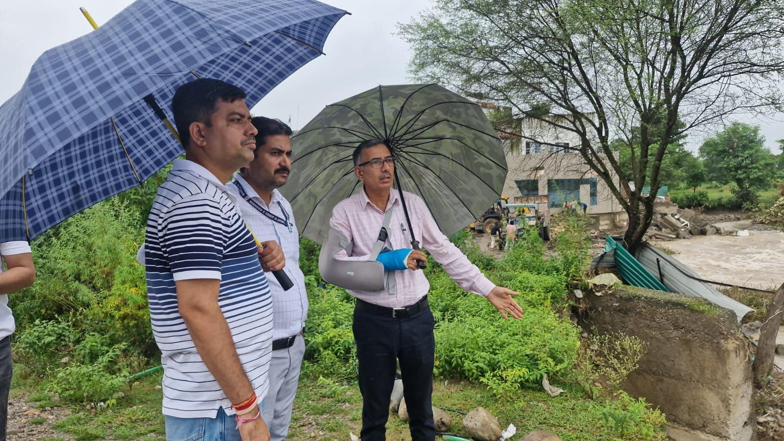 DC Kathua inspects security works on Ravi river bank at Lakhanpur DC Kathua inspects security works on Ravi river bank at Lakhanpur