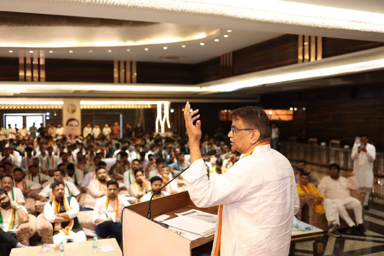 प्रिंस चौक स्थित त्यागी रोड एक होटल में भाजपा के राष्ट्रीय मंत्री ओपी धनखड़ कार्यक्रम को संबोधित करते। प्रिंस चौक स्थित त्यागी रोड एक होटल में भाजपा के राष्ट्रीय मंत्री ओपी धनखड़ कार्यक्रम को संबोधित करते।