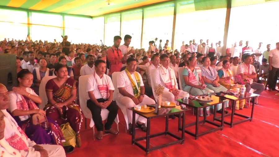 असमः जगीरोड के मनहात में आयोजित प्रधानमंत्री के मन की बात कार्यक्रम में शामिल मंत्री पीयूष हजारिका असमः जगीरोड के मनहात में आयोजित प्रधानमंत्री के मन की बात कार्यक्रम में शामिल मंत्री पीयूष हजारिका
