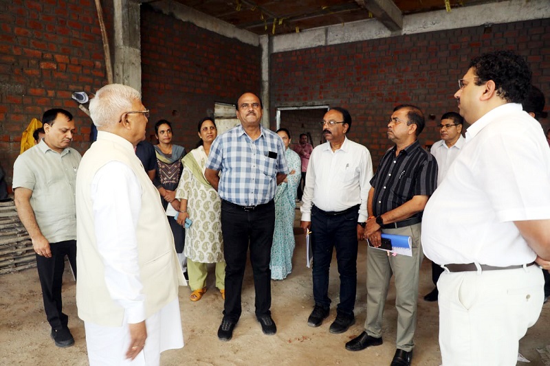 राज्यपाल मंगुभाई पटेल ने किया राजभवन में हो रहे पुनर्निर्माण कार्यों का निरीक्षण