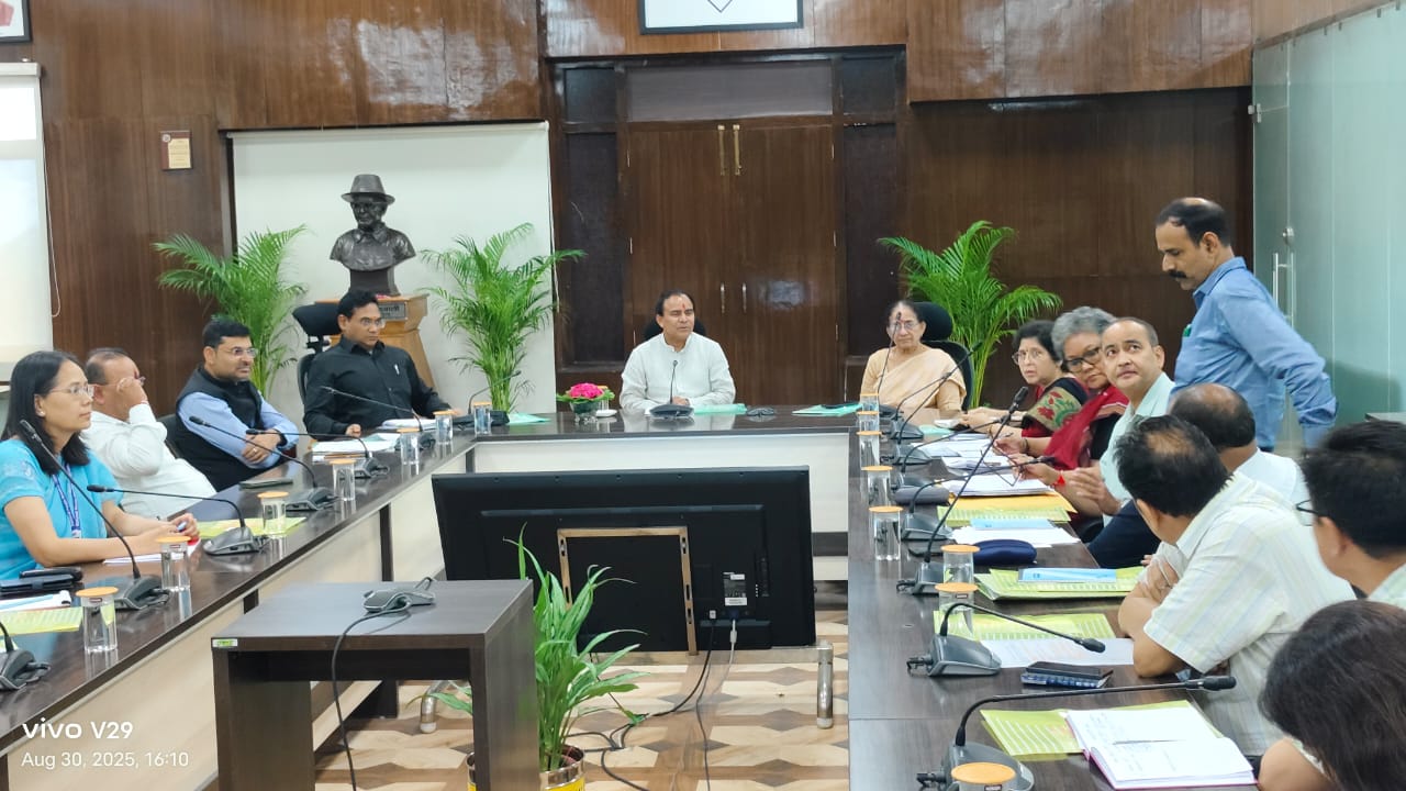 सचिवालय स्थित मुख्य सचिव सभागार में चिकित्सा स्वास्थ्य एवं चिकित्सा शिक्षा मंत्री डॉ. धन सिंह रावत की अध्यक्षता में राज्य पर्यवेक्षण बोर्ड की बैठक। सचिवालय स्थित मुख्य सचिव सभागार में चिकित्सा स्वास्थ्य एवं चिकित्सा शिक्षा मंत्री डॉ. धन सिंह रावत की अध्यक्षता में राज्य पर्यवेक्षण बोर्ड की बैठक।