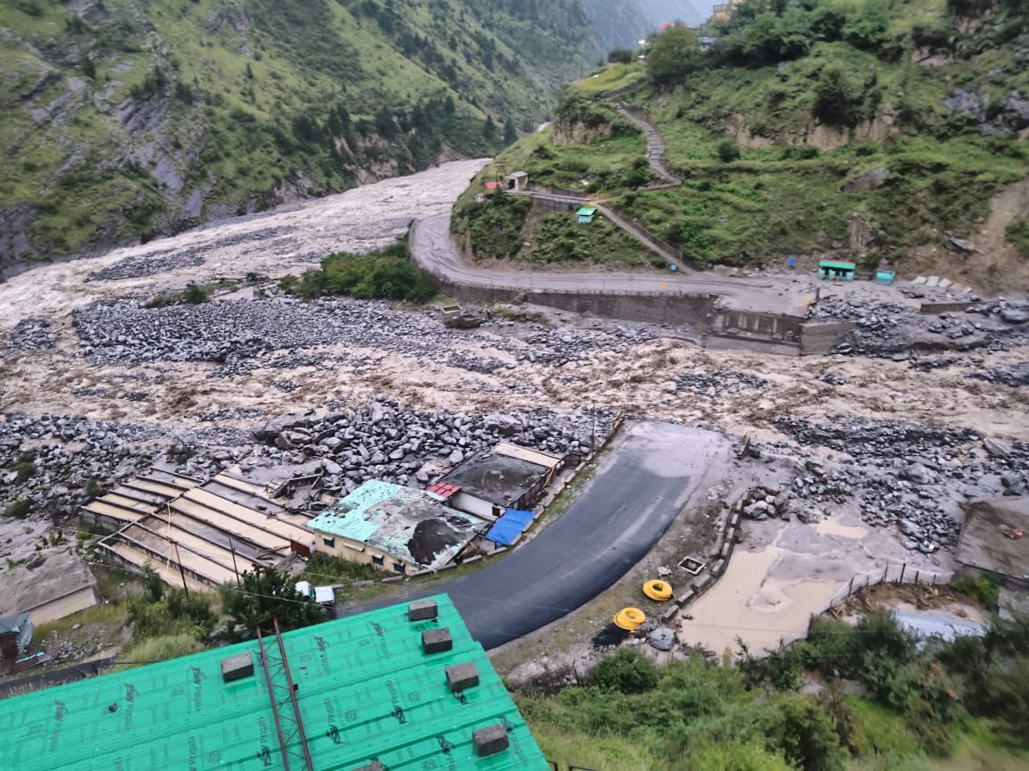 कुमाऊं मंडल में उफानपर शेर नाला और सूर्या नाला । कुमाऊं मंडल में उफानपर शेर नाला और सूर्या नाला ।