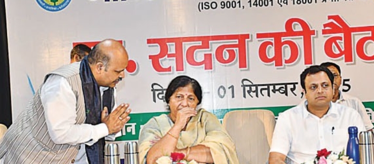 बैठक में मौजूद महापौर, नगर आयुक्त व भाजपा महानगर अध्यक्ष बैठक में मौजूद महापौर, नगर आयुक्त व भाजपा महानगर अध्यक्ष