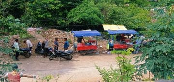 मरीन ड्राइव में शराबियों का जमावड़ा