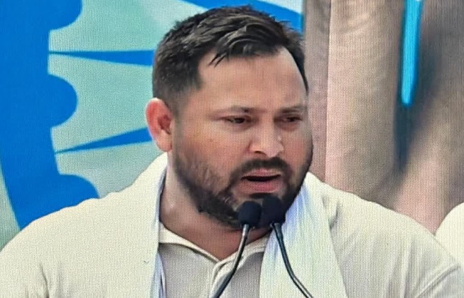 तेजस्वी यादव वोटर अधिकार यात्रा के समापन पर सभा को सम्बोधित करते तेजस्वी यादव वोटर अधिकार यात्रा के समापन पर सभा को सम्बोधित करते