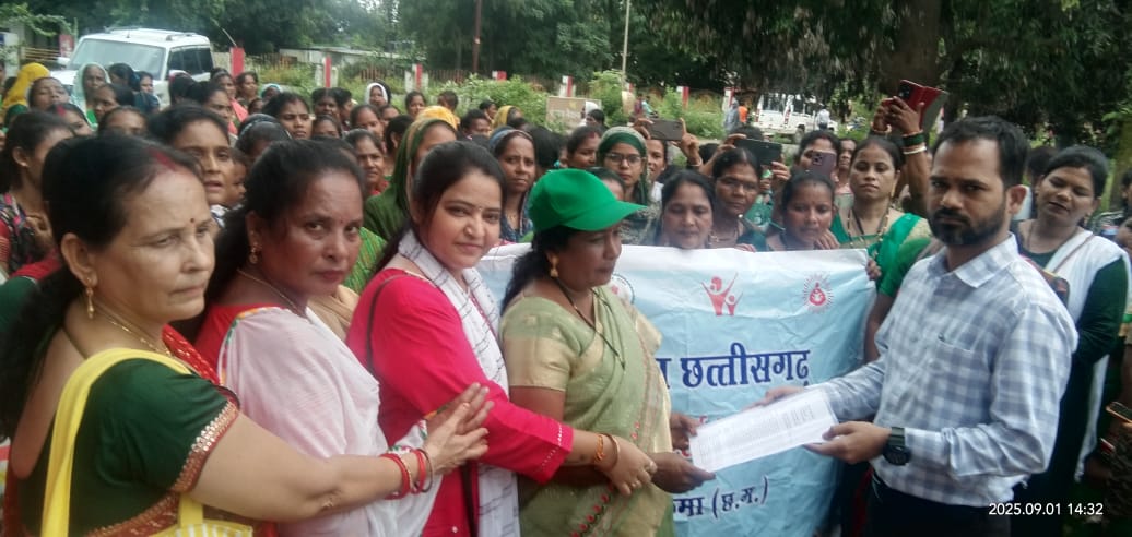 सुकमा: आंगनबाड़ी कार्यकर्ता सहायिकाओ ने वेतन वृद्धि व शासकीय कर्मचारी घोषित करने सहित 8 सूत्री मांगों सौंपा ज्ञापन। सुकमा: आंगनबाड़ी कार्यकर्ता सहायिकाओ ने वेतन वृद्धि व शासकीय कर्मचारी घोषित करने सहित 8 सूत्री मांगों सौंपा ज्ञापन।