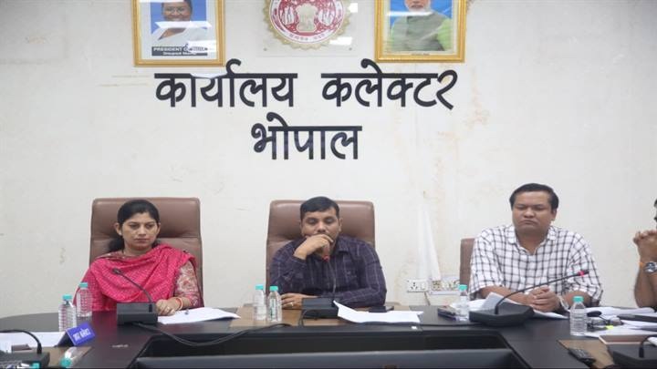 समय-सीमा पत्रों की साप्ताहिक समीक्षा बैठक