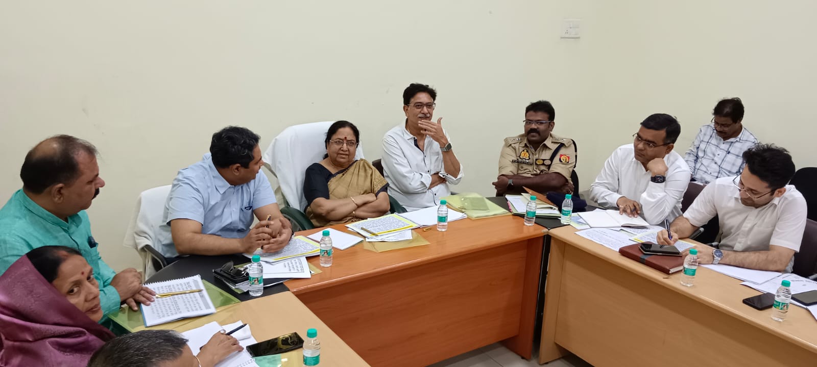 कानून व्यवस्था की समीक्षा बैठक कानून व्यवस्था की समीक्षा बैठक