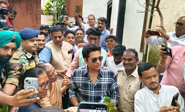 अहिल्याबाई की विरासत से रूबरू हुए सचिन तेंदुलकर अहिल्याबाई की विरासत से रूबरू हुए सचिन तेंदुलकर