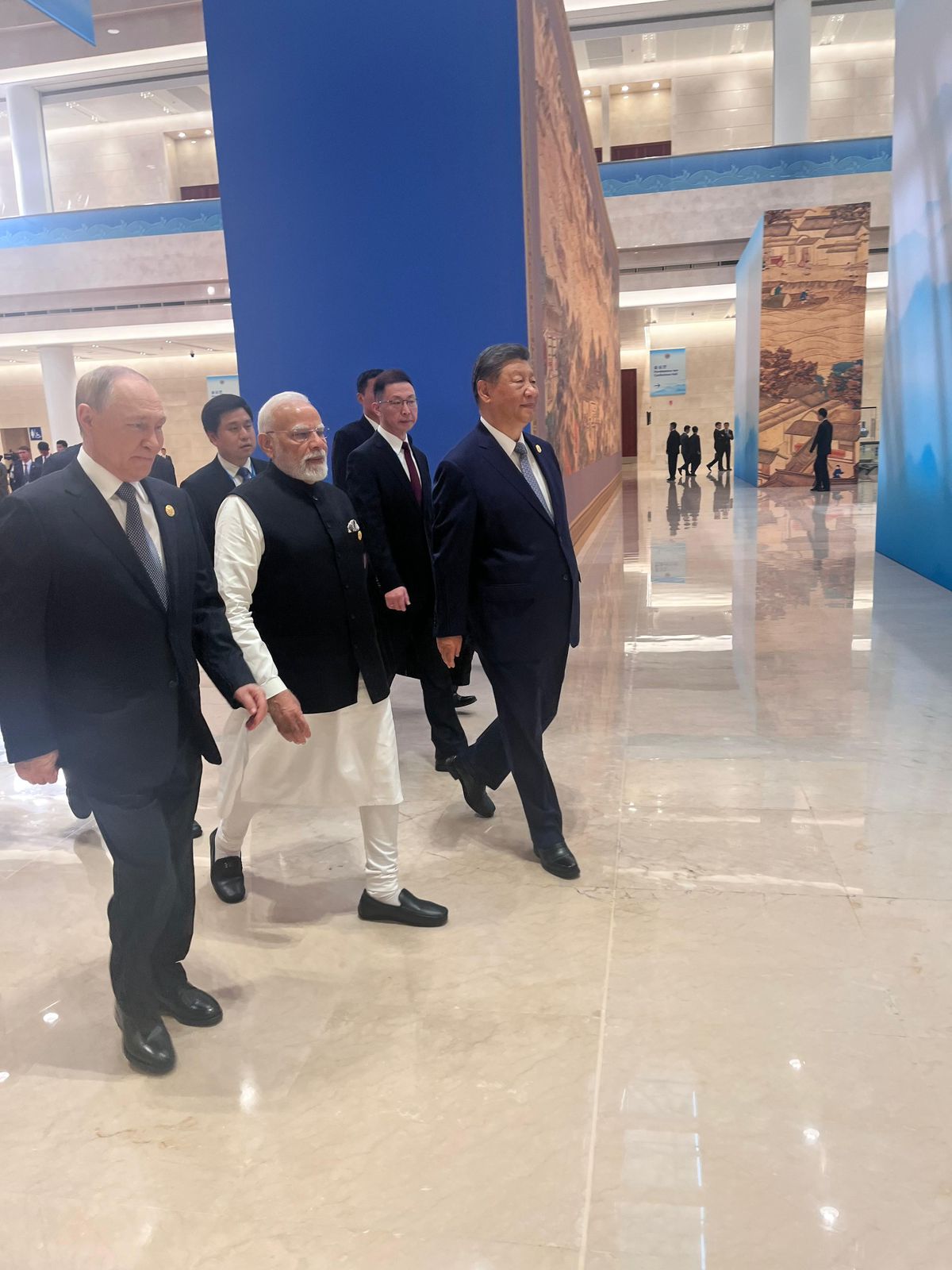 प्रधानमंत्री मोदी रूस के राष्ट्रपति पुतिन और चीन के जिनपिंग