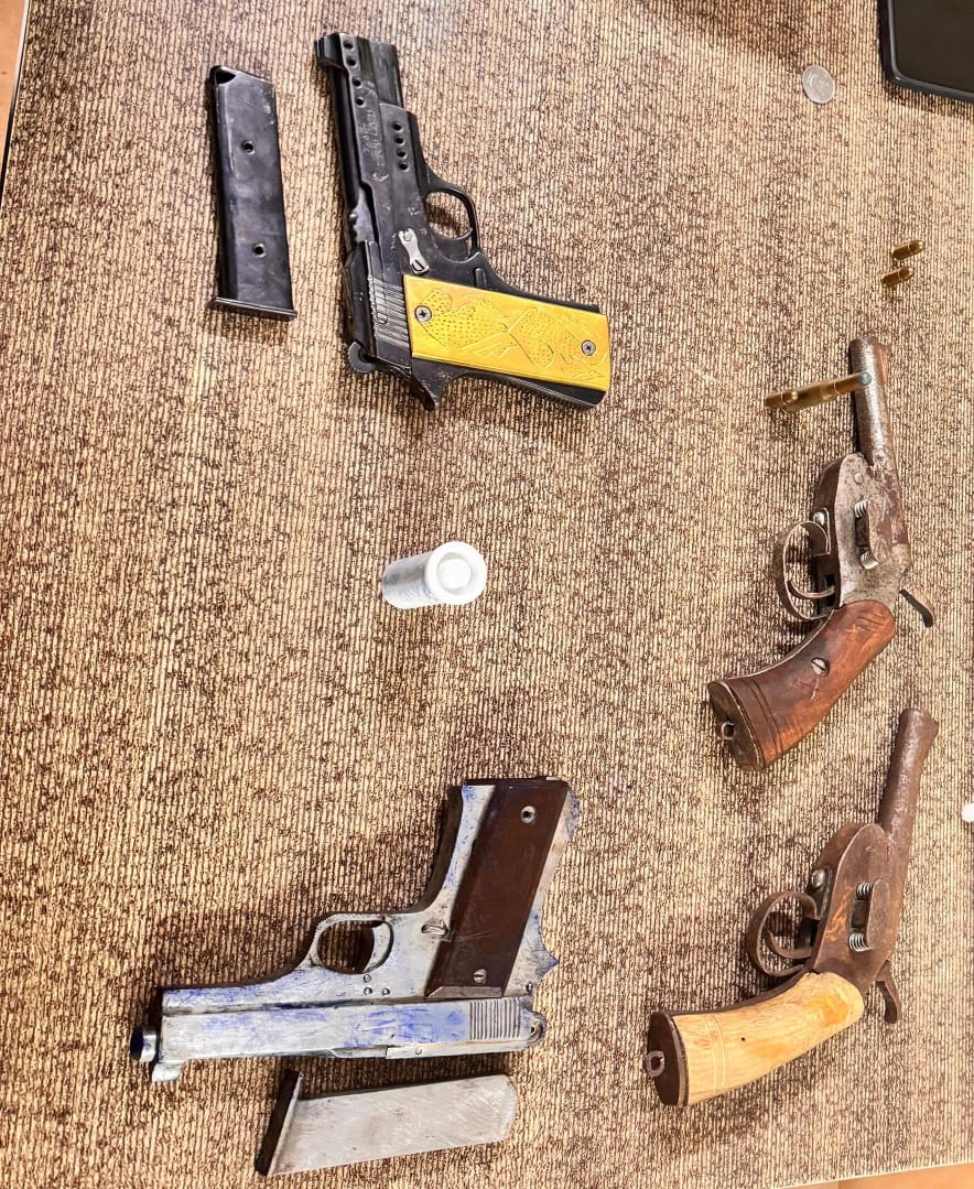 4 country made pistol recovered Kalyan jn
