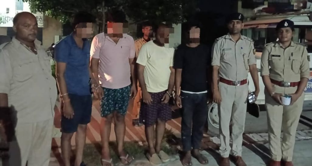 दरभंगा: पुलिस गिरफ्त में आरोपी।