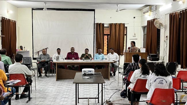अतिथिगण एवं प्रशिक्षु अतिथिगण एवं प्रशिक्षु