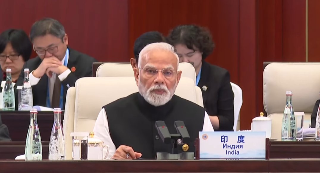 कार्यक्रम को संबोधित करते प्रधानमंत्री कार्यक्रम को संबोधित करते प्रधानमंत्री