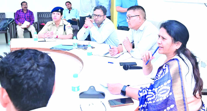 बैठक के दौरान बैठक के दौरान