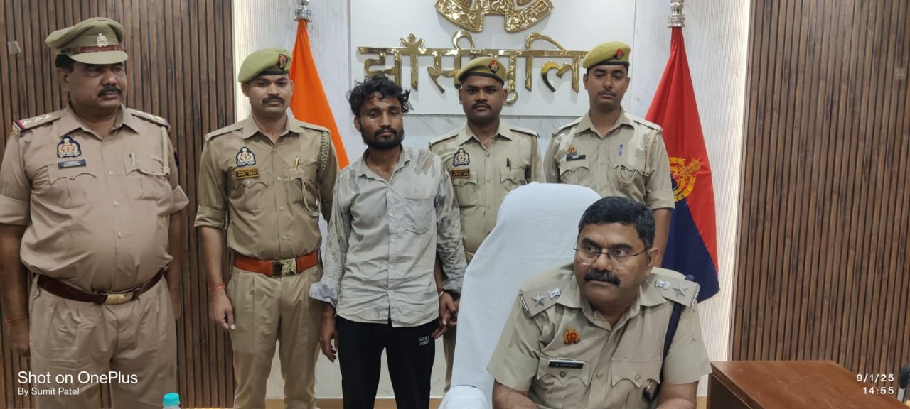 खुलासा करते एसपी ग्रामीण खुलासा करते एसपी ग्रामीण