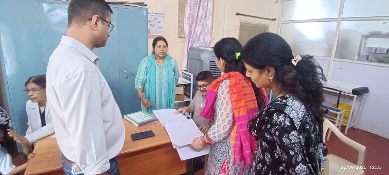 सीएमएचओ डॉ. मनीष शर्मा ने दस्तक अभियान के तहत स्वास्थ्य संस्थाओं का निरीक्षण किया सीएमएचओ डॉ. मनीष शर्मा ने दस्तक अभियान के तहत स्वास्थ्य संस्थाओं का निरीक्षण किया