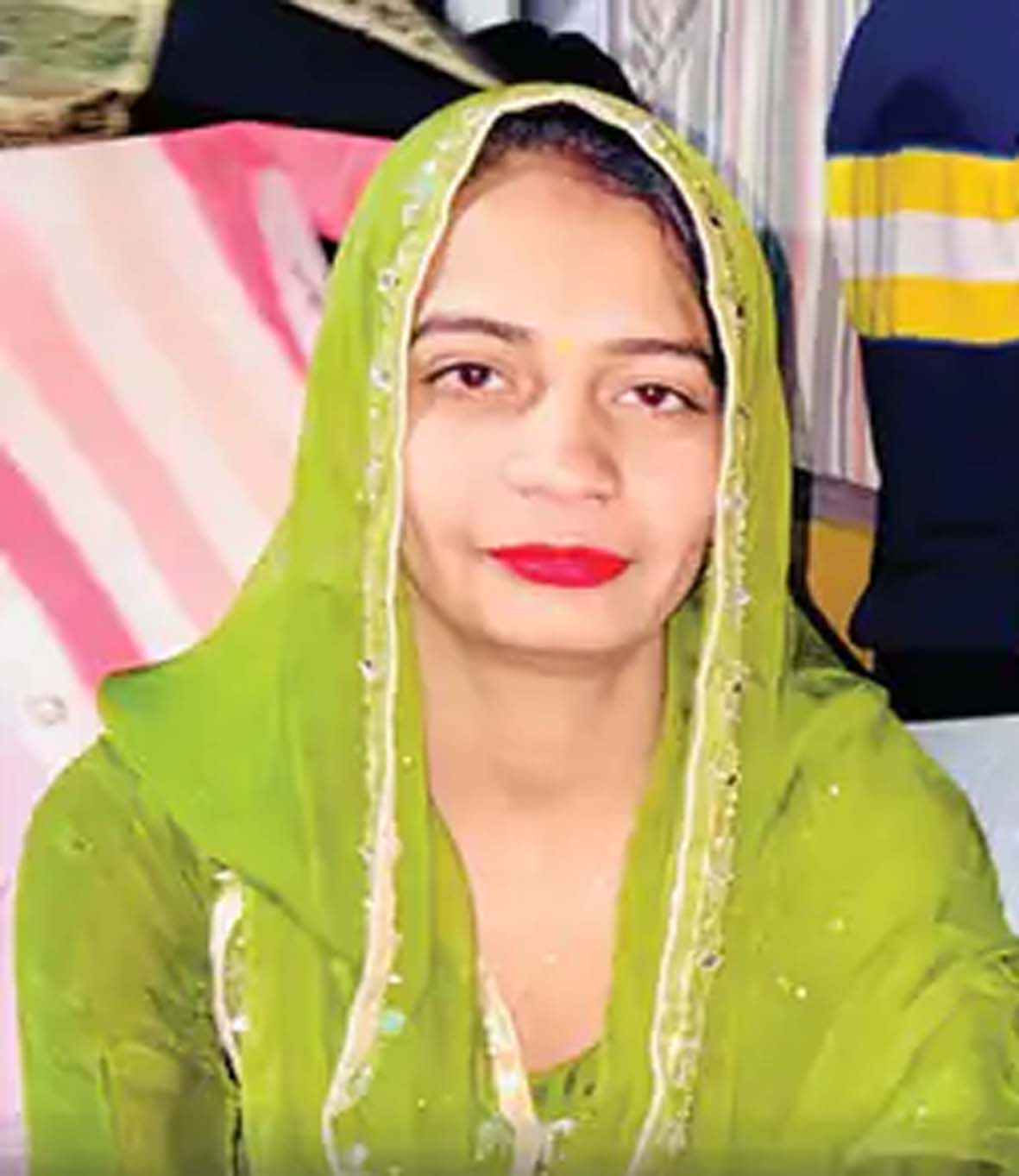 चुनाव में सरपंच चुनी गई स्वाति देवी।