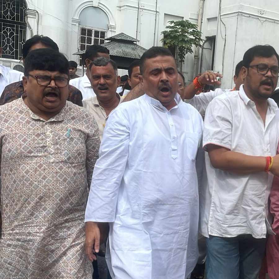 भाजपा विधायकों का वाकआउट