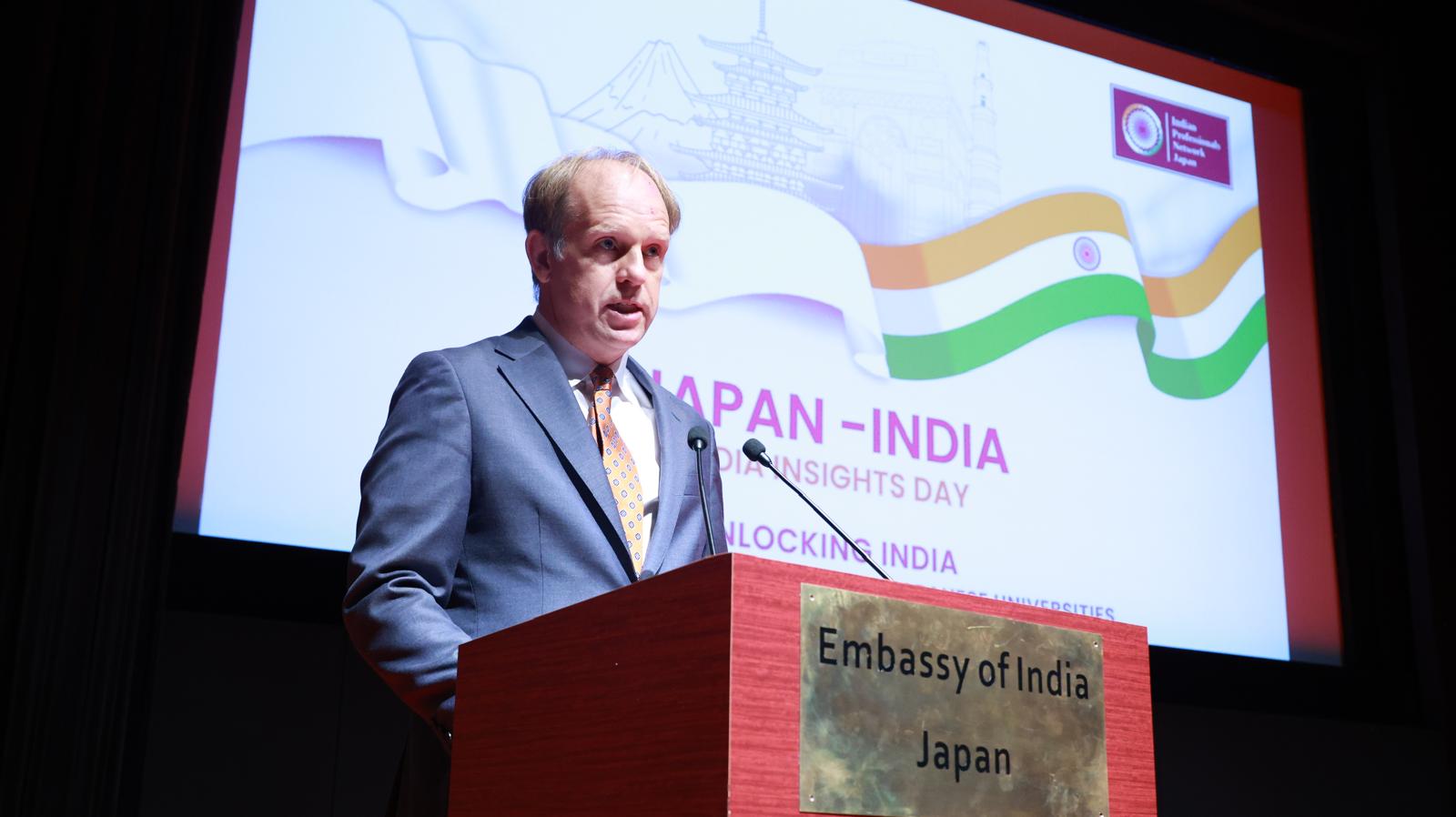एक्यूमेन-सन्नम एस4 समूह के संस्थापक और सीईओ एड्रियन मटन एक्यूमेन-सन्नम एस4 समूह के संस्थापक और सीईओ एड्रियन मटन