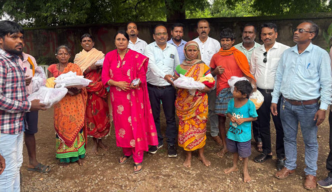 शिक्षा विभाग द्वारा बच्चों को राहत सामग्री प्रदान की गई शिक्षा विभाग द्वारा बच्चों को राहत सामग्री प्रदान की गई