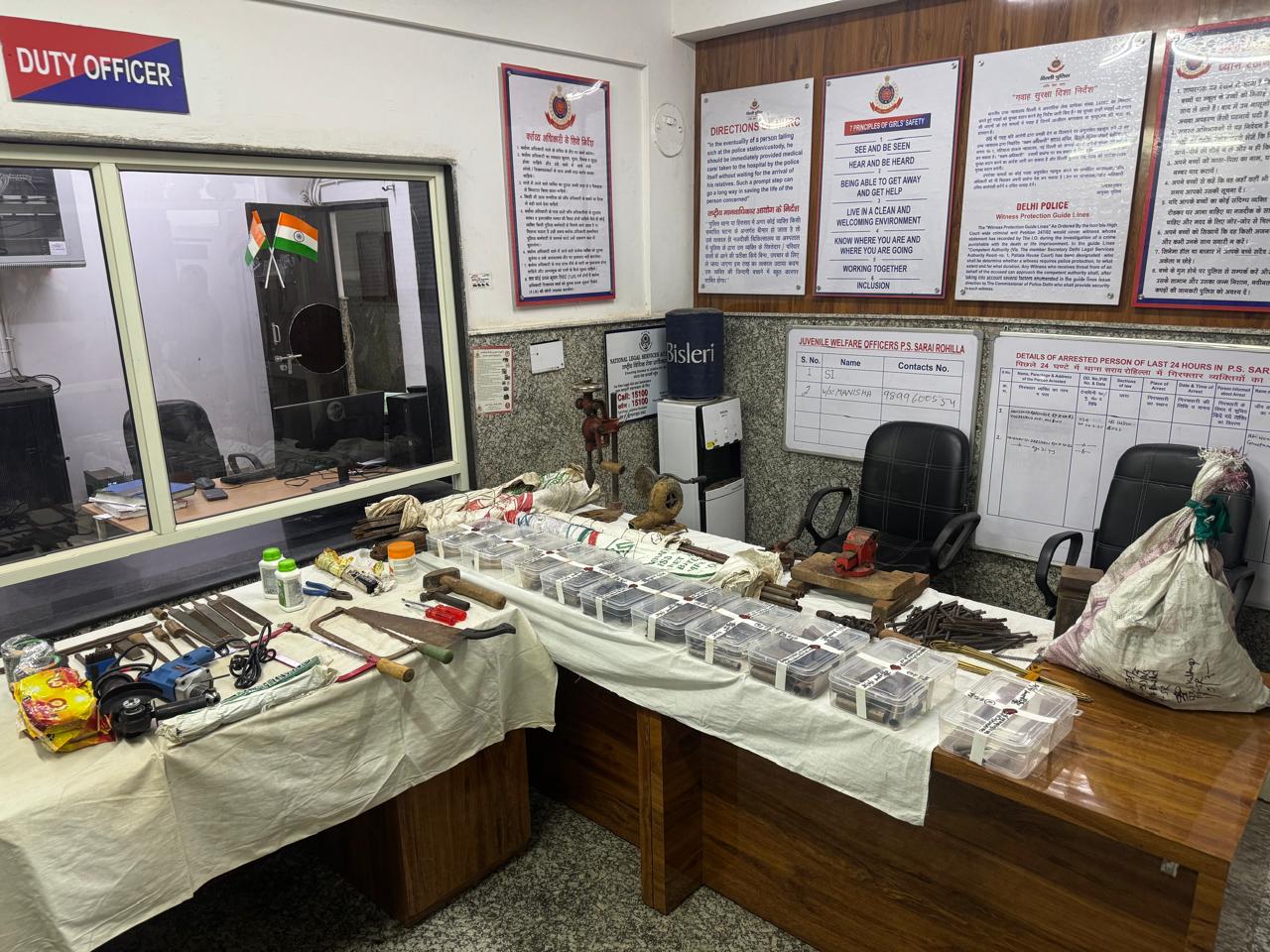 बरामद हथियार की फोटो बरामद हथियार की फोटो