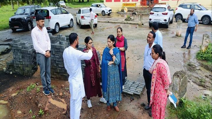 सीईओ इला तिवारी, गौशाला एवं निर्माण कार्यो का किया निरीक्षण सीईओ इला तिवारी, गौशाला एवं निर्माण कार्यो का किया निरीक्षण