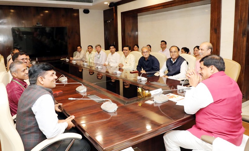 मुख्यमंत्री से भारत सरकार के अधिकारियों ने की भेंट मुख्यमंत्री से भारत सरकार के अधिकारियों ने की भेंट