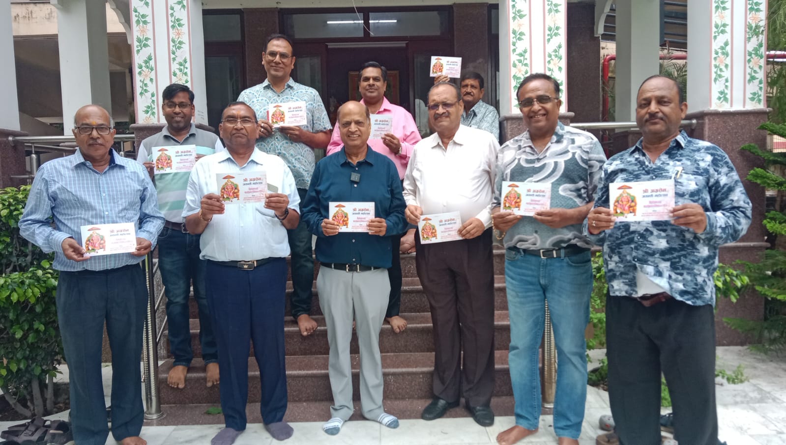 भगवान गणेश व अग्रसेन जी को निमंत्रण पत्रिका अर्पित भगवान गणेश व अग्रसेन जी को निमंत्रण पत्रिका अर्पित