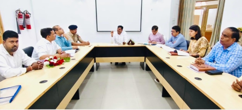 कन्नौज: मत्स्य जीवी सहकारी संघ के सभापति वीरू साहनी ने की समीक्षा बैठक कन्नौज: मत्स्य जीवी सहकारी संघ के सभापति वीरू साहनी ने की समीक्षा बैठक