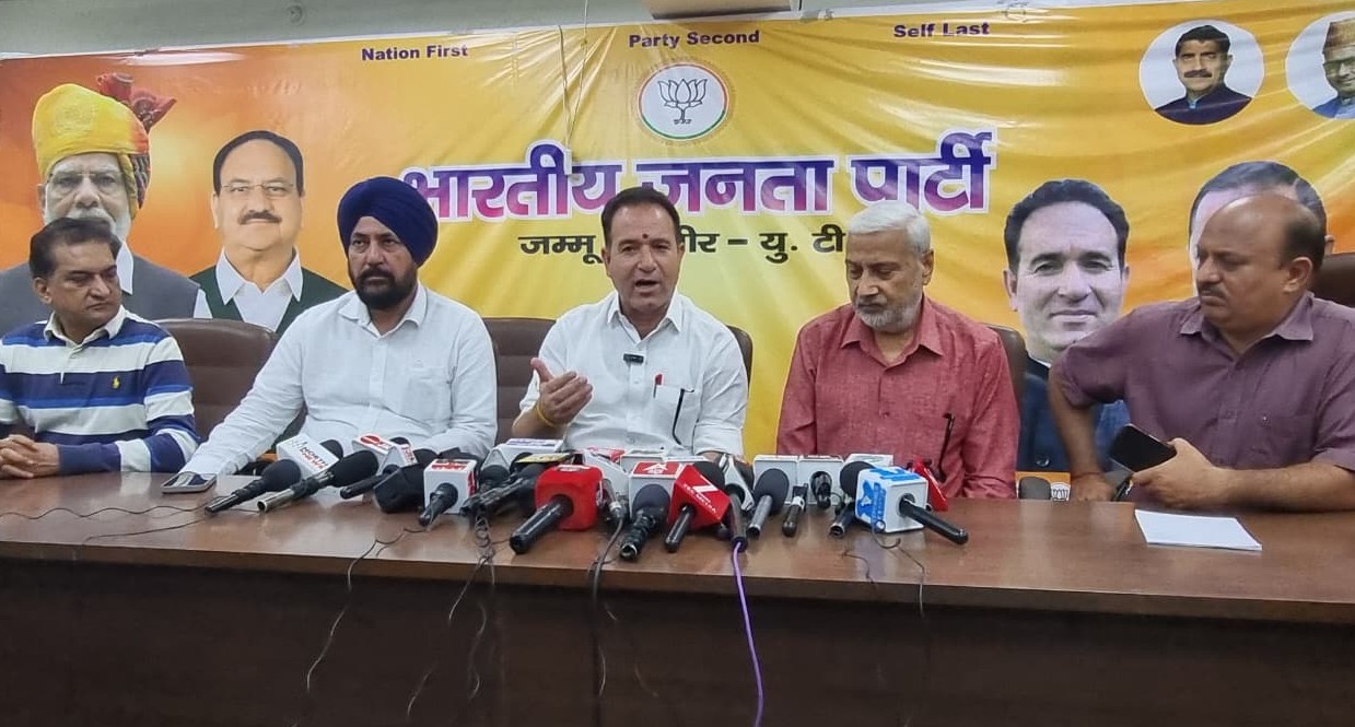 नेशनल कॉन्फ्रेंस सरकार ने जनता को निराश किया, भाजपा बाढ़ प्रभावित परिवारों के साथ खड़ी है 28 करोड़ की घोषणा नेशनल कॉन्फ्रेंस सरकार ने जनता को निराश किया, भाजपा बाढ़ प्रभावित परिवारों के साथ खड़ी है 28 करोड़ की घोषणा