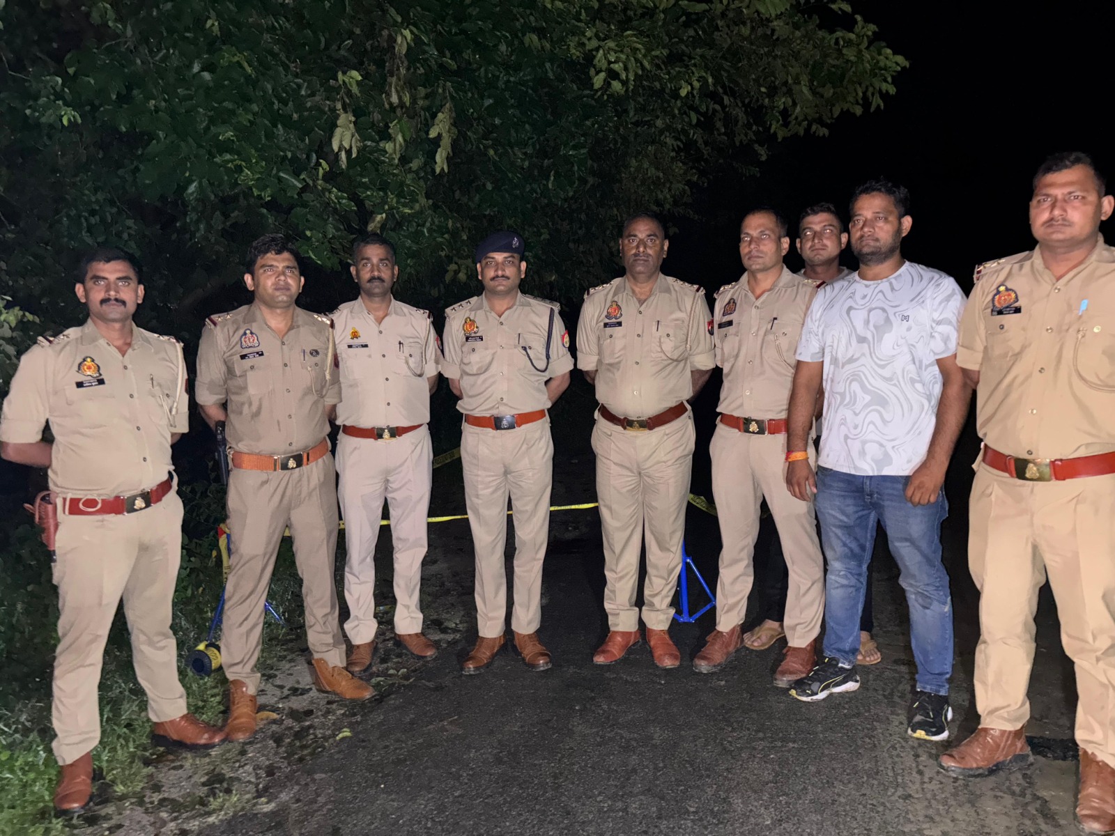 मौके पर पुलिस टीम मौके पर पुलिस टीम