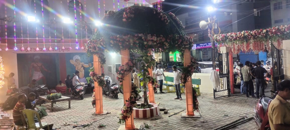 करमा के अवसर पर सजी अखड़ा कि तस्वीर करमा के अवसर पर सजी अखड़ा कि तस्वीर