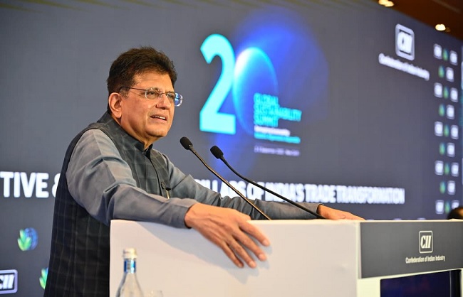 शिखर सम्मेलन को संबोधित करते हुए वाणिज्य मंत्री पीयूष गोयल शिखर सम्मेलन को संबोधित करते हुए वाणिज्य मंत्री पीयूष गोयल
