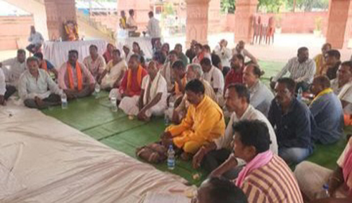 365 दिन अन्नपूर्णा भंडारा मां दंतेश्वरी ज्योति कलश भवन में बैठक