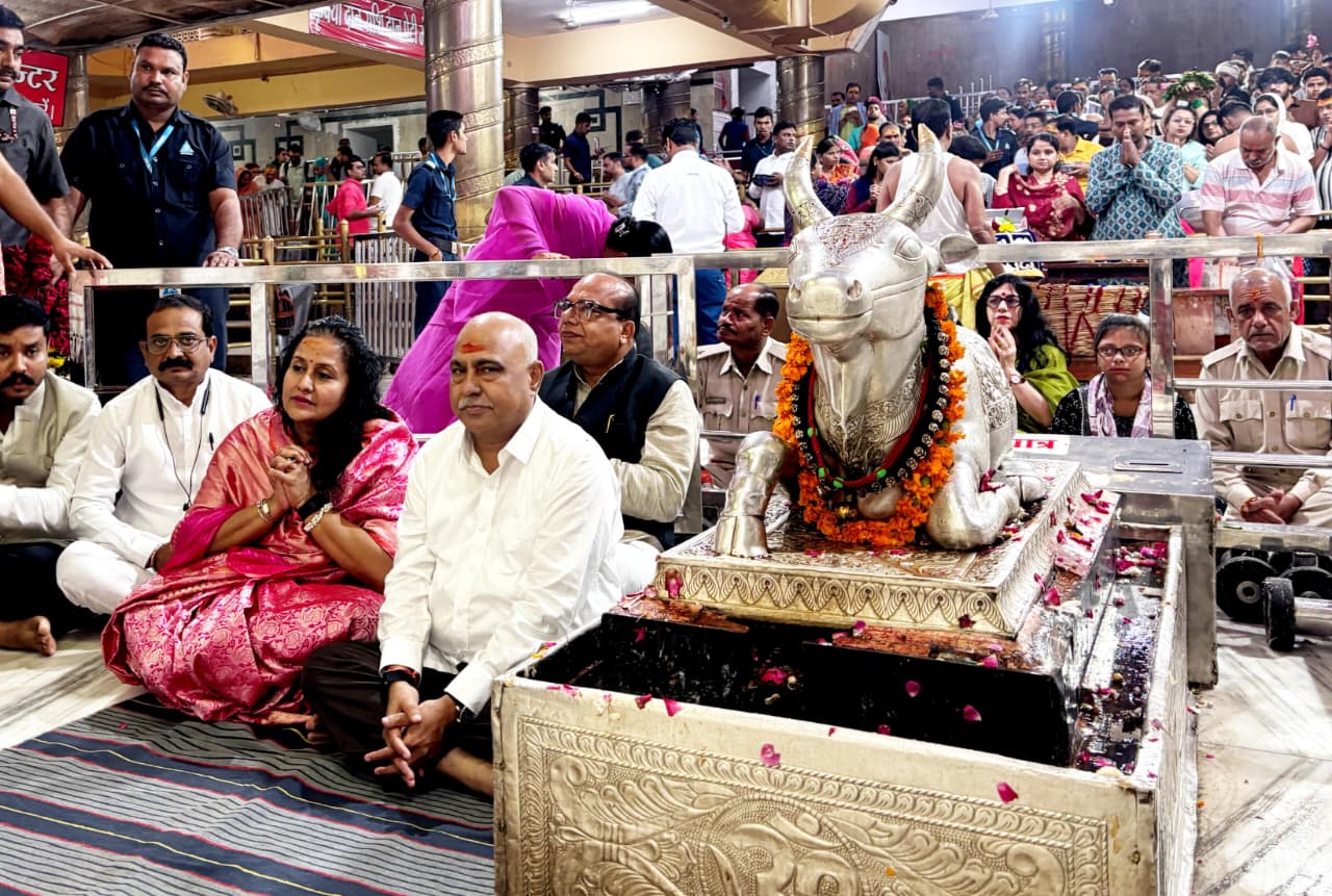 बीजेपी प्रदेश अध्यक्ष ने जन्मदिन पर किए बाबा महाकाल के दर्शन बीजेपी प्रदेश अध्यक्ष ने जन्मदिन पर किए बाबा महाकाल के दर्शन