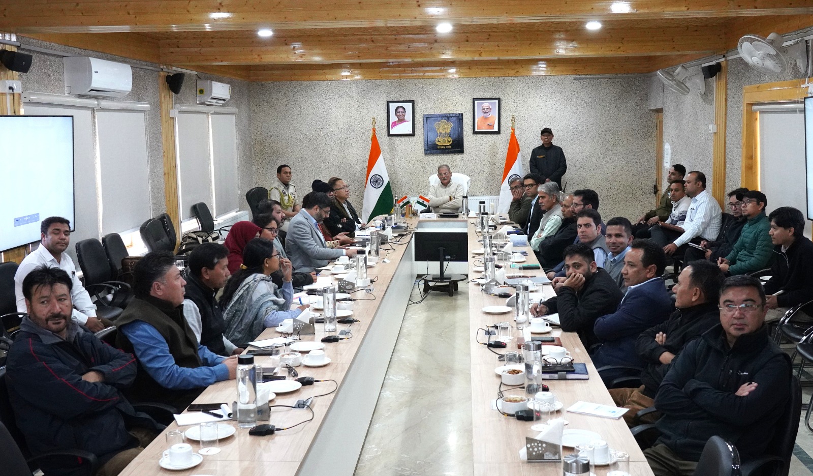 एआई-संचालित शासन सार्वजनिक सेवा वितरण में बदलाव ला सकता है: एलजी कविंदर एआई-संचालित शासन सार्वजनिक सेवा वितरण में बदलाव ला सकता है: एलजी कविंदर