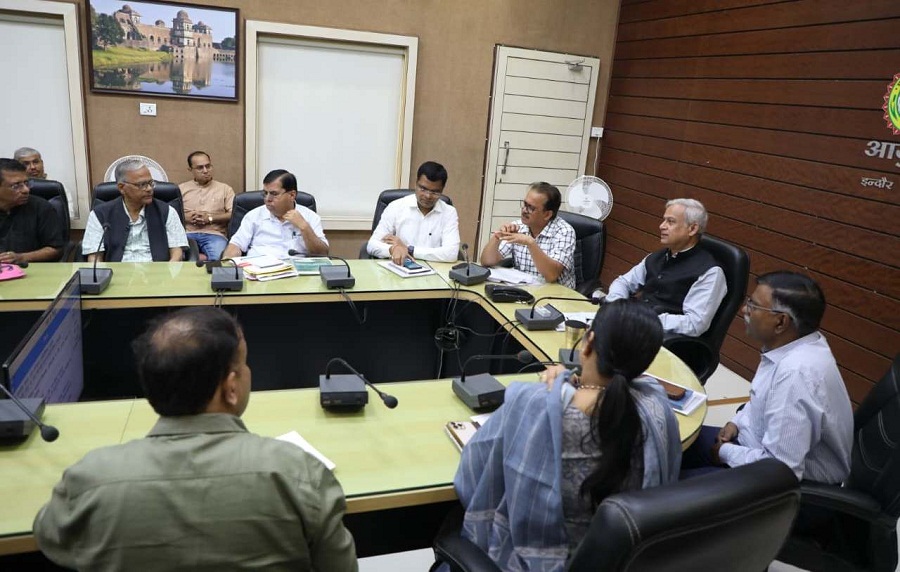 संभागायुक्त की अध्यक्षता में राष्ट्रीय लता मंगेशकर अलंकरण समारोह को लेकर बैठक संभागायुक्त की अध्यक्षता में राष्ट्रीय लता मंगेशकर अलंकरण समारोह को लेकर बैठक